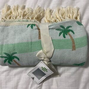 NWT Disney Parks merchandise Mickey Mouse palm tree themed throw blanket